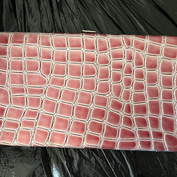 Buxton Floral Bouquet Christian Wallet - Picture 3 of 7